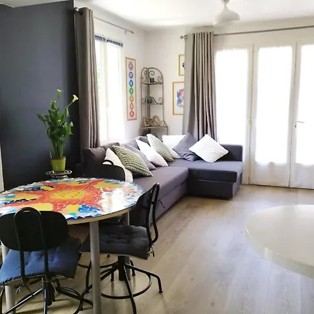 펜션 Charming House Located In La Foret